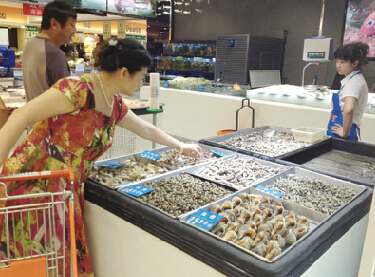 青島市場貝類銷售火爆，扇貝海蠣子價格穩中有升